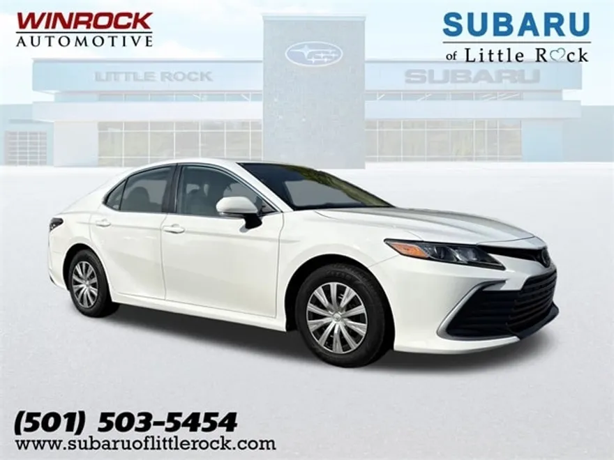 2022 Toyota Camry Hybrid LE photo 1