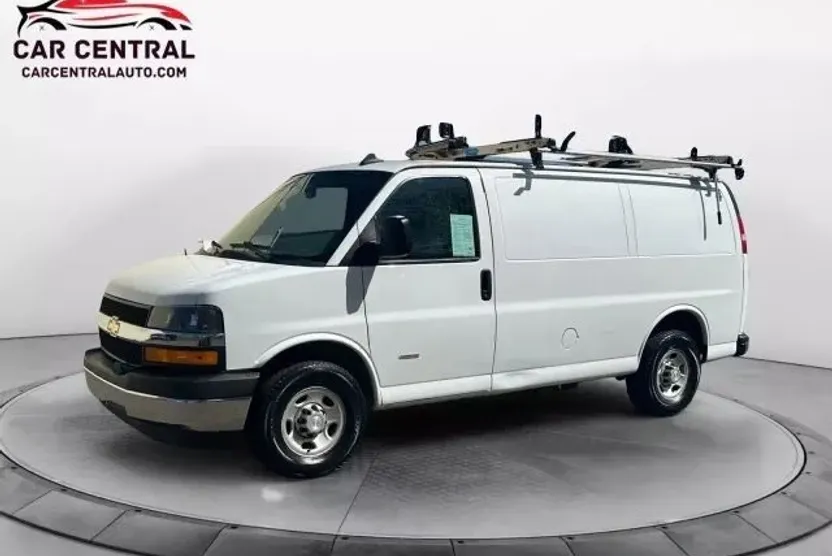 2018 Chevrolet Express 3500 Work Van photo 1