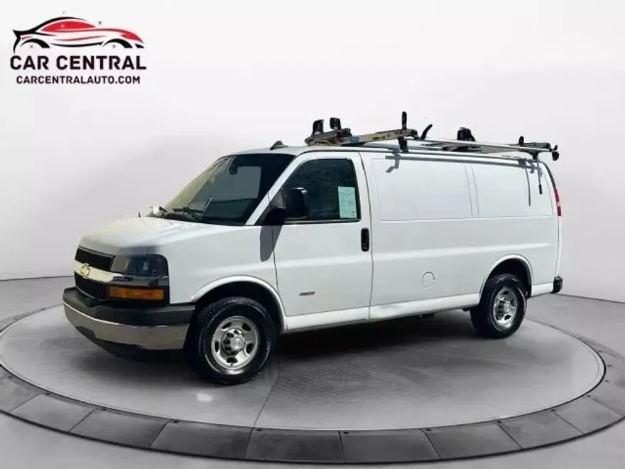 2018 Chevrolet Express 3500 Work Van photo 1