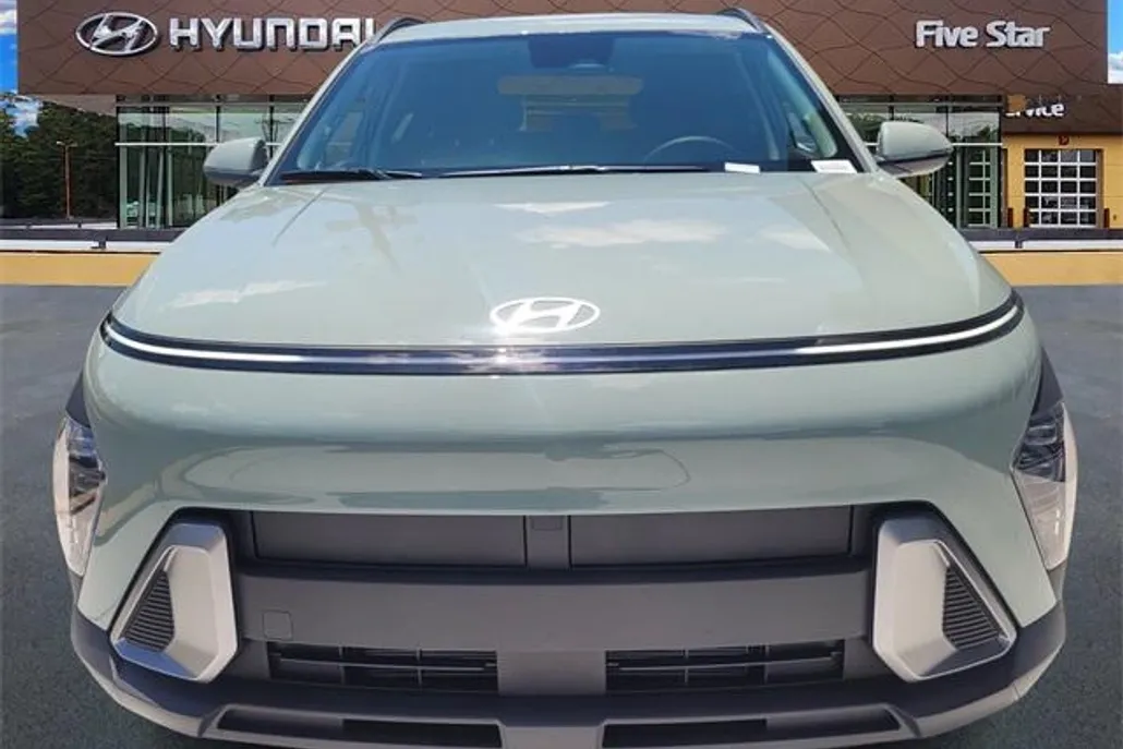 2025 Hyundai Kona SEL photo 1