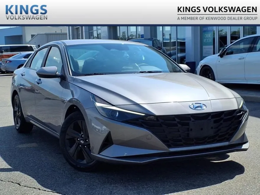 2023 Hyundai Elantra SEL photo 1
