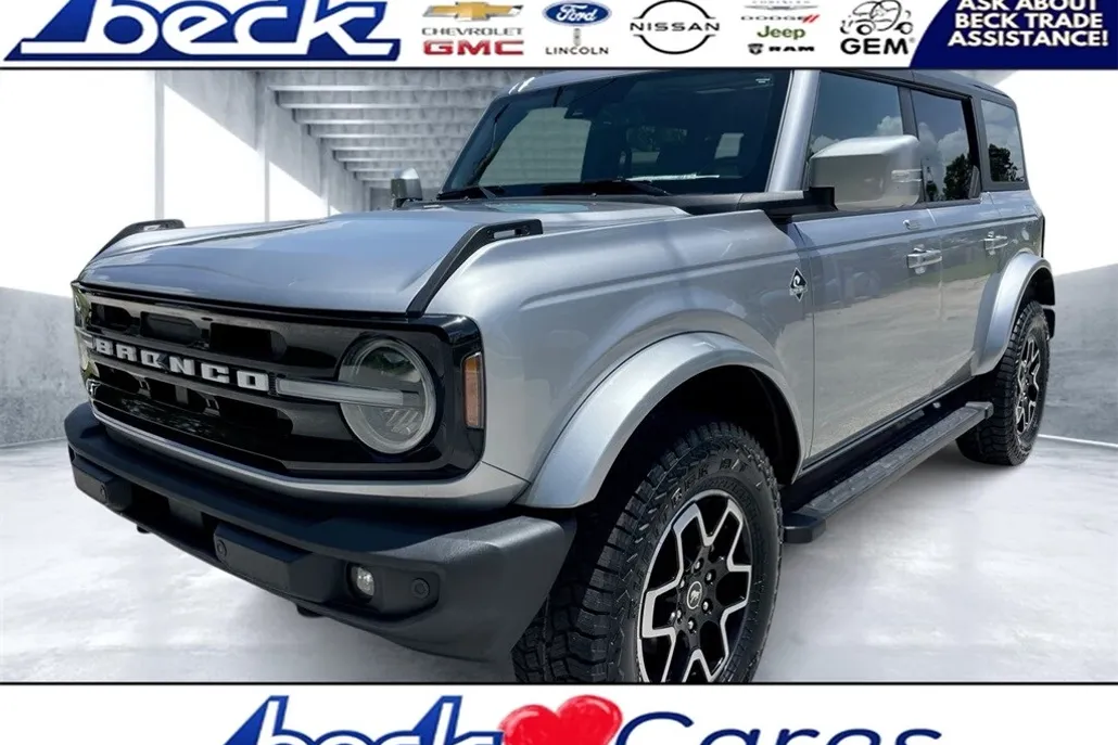 2023 Ford Bronco Outer Banks photo 1