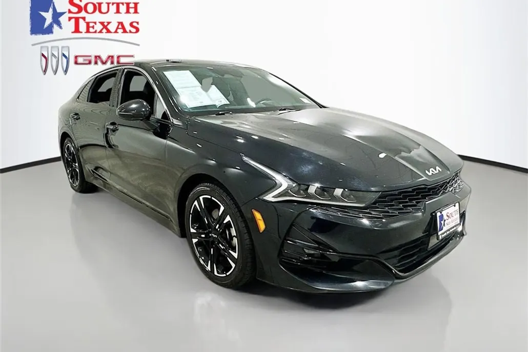 2023 Kia K5 GT-Line photo 1