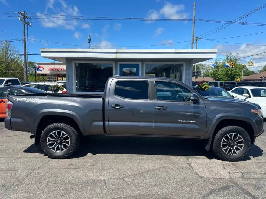 2020 Toyota Tacoma TRD Sport photo 1