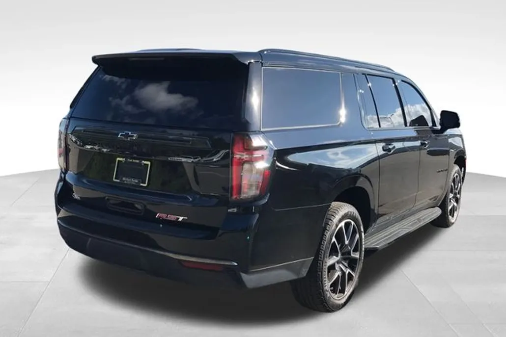 2021 Chevrolet Suburban RST photo 1