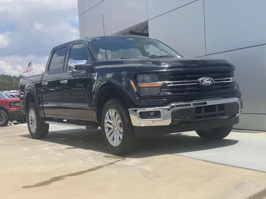 2024 Ford F-150 XLT photo 1