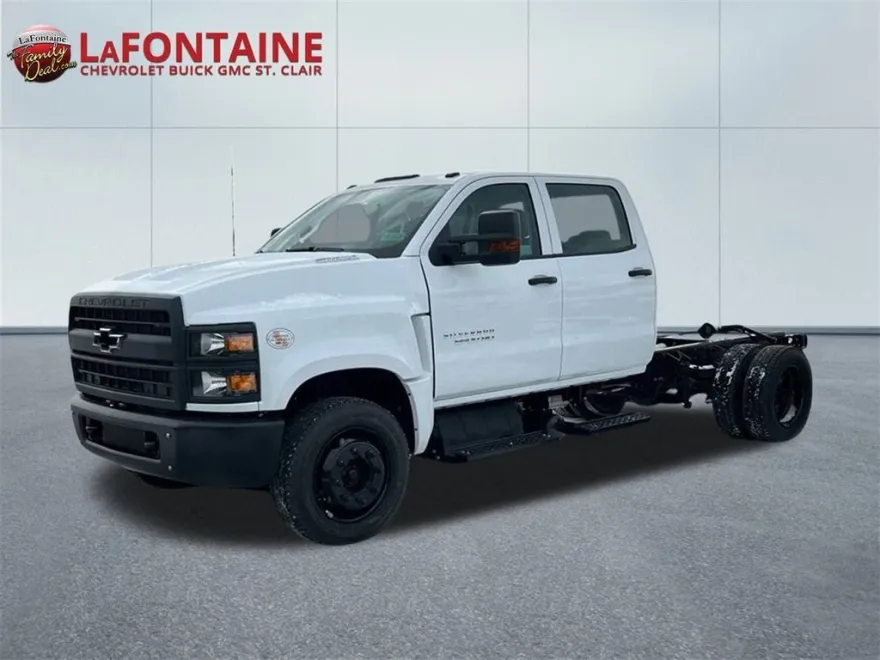 2024 Chevrolet Silverado 6500HD Work Truck photo 1