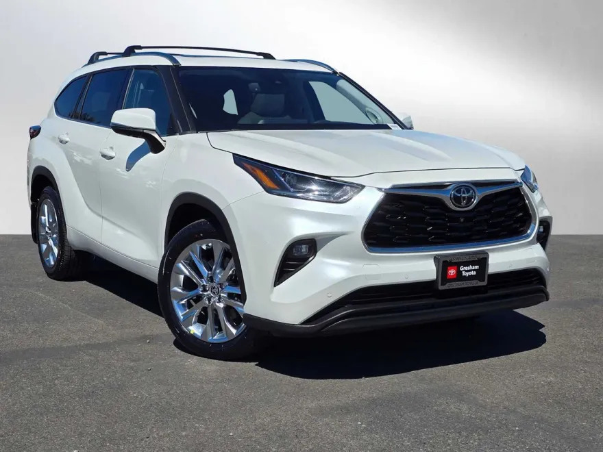 2021 Toyota Highlander Limited photo 1