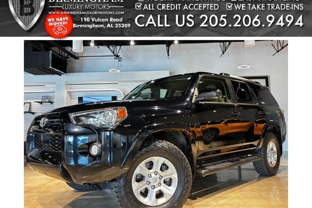2020 Toyota 4Runner SR5 photo 1