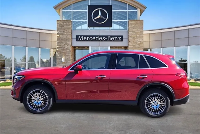 2026 Mercedes Benz GLC 300 4MATIC photo 1