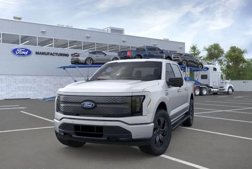 2025 Ford F-150 Lightning photo 1