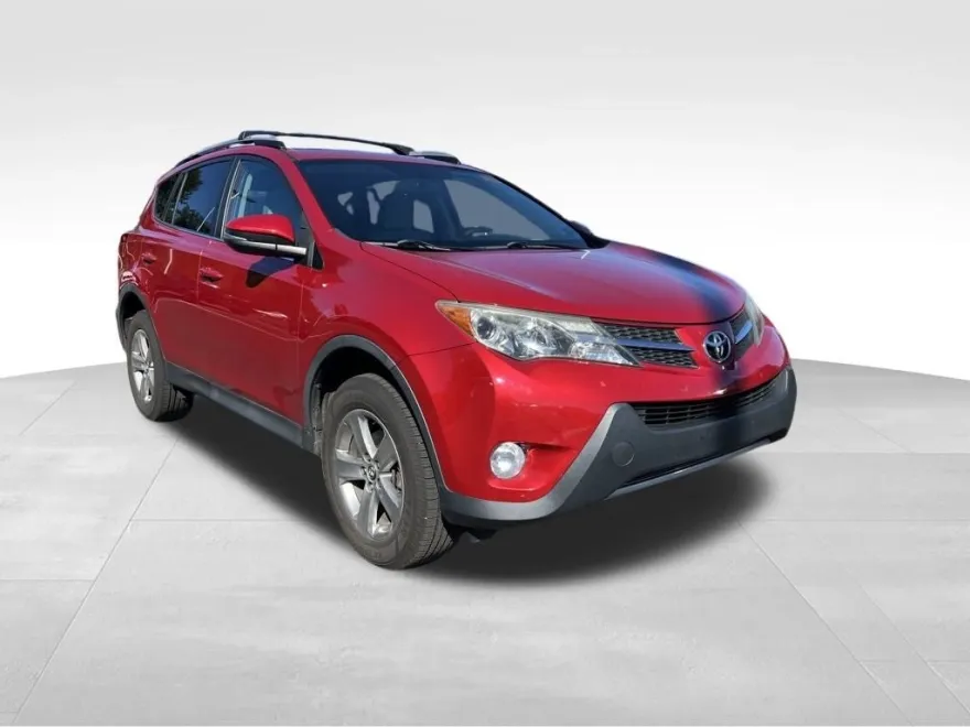 2015 Toyota RAV4 XLE photo 1