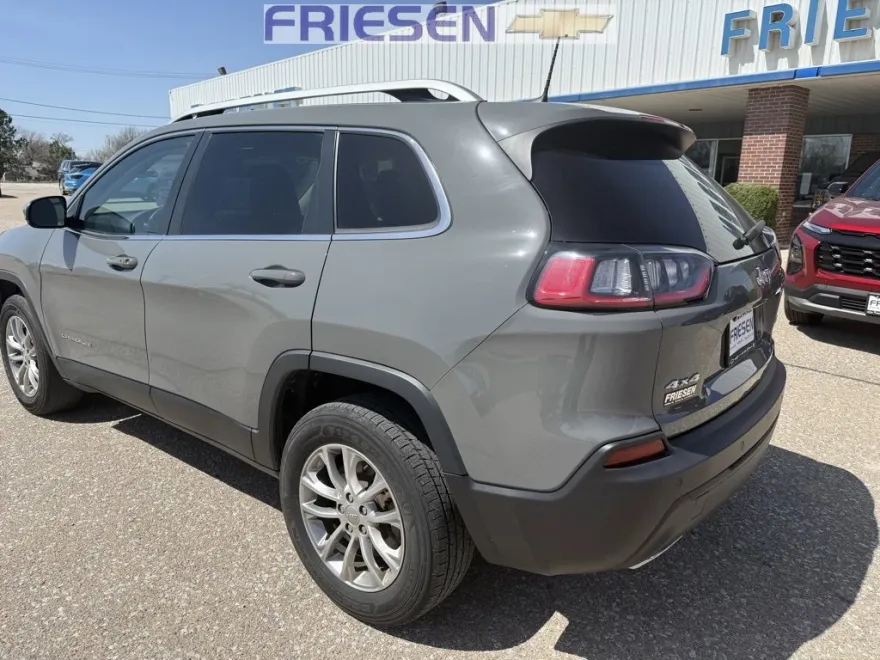 2021 Jeep Cherokee Latitude Lux photo 3