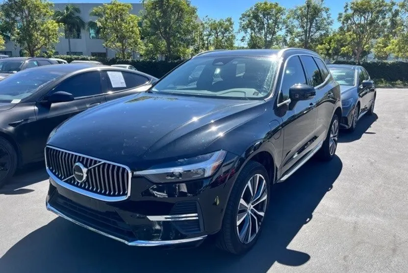 2022 Volvo XC60 Recharge Hybrid T8 Inscription photo 1