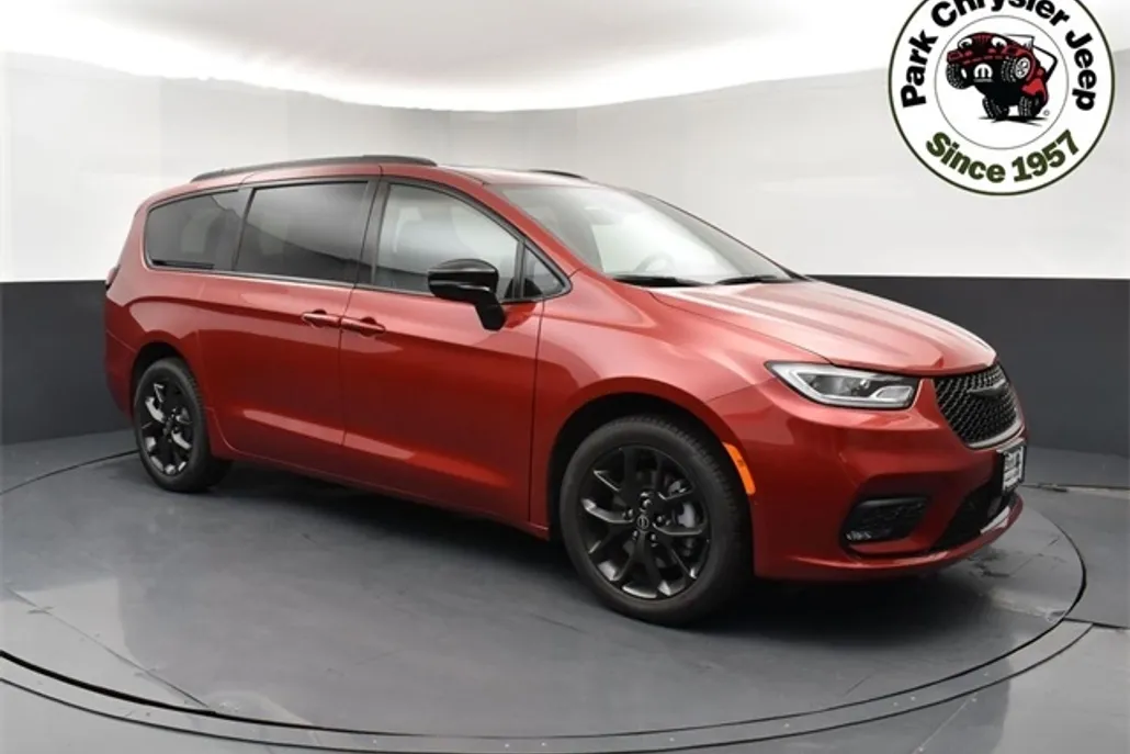 2025 Chrysler Pacifica Limited photo 1