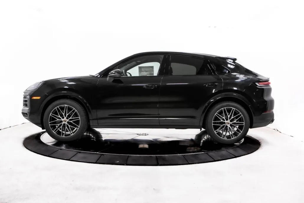 2026 Porsche Cayenne Coupe photo 1