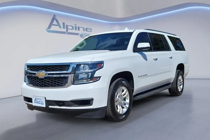 2018 Chevrolet Suburban LT photo 1