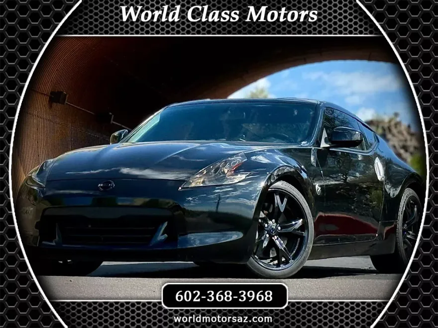 2011 Nissan Z photo 1