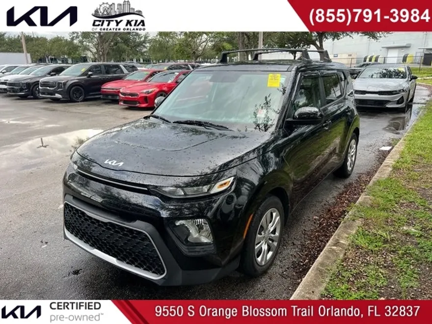 2022 Kia Soul LX photo 1