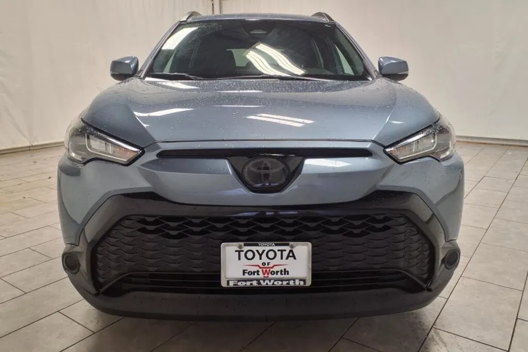 2024 Toyota Corolla Cross Hybrid SE photo 1