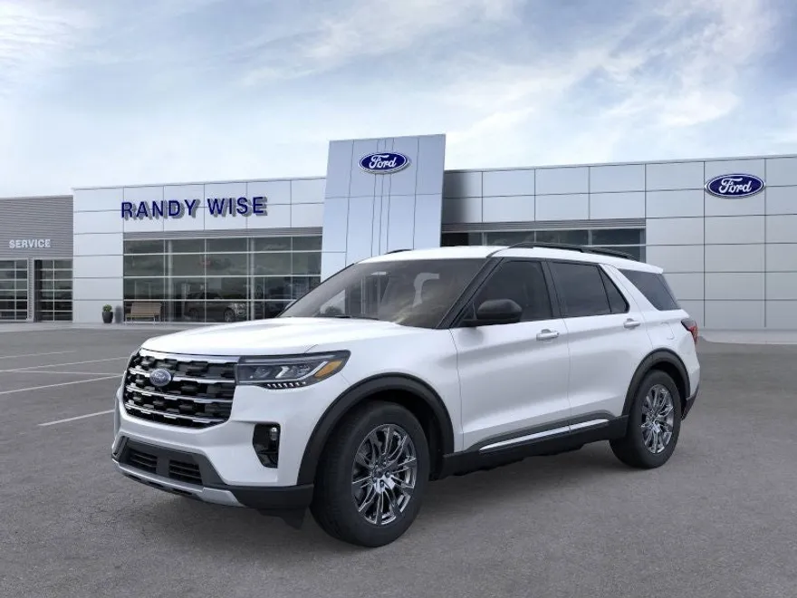 2025 Ford Explorer photo 1