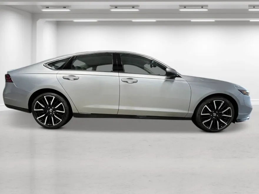2025 Honda Accord Hybrid Touring photo 1