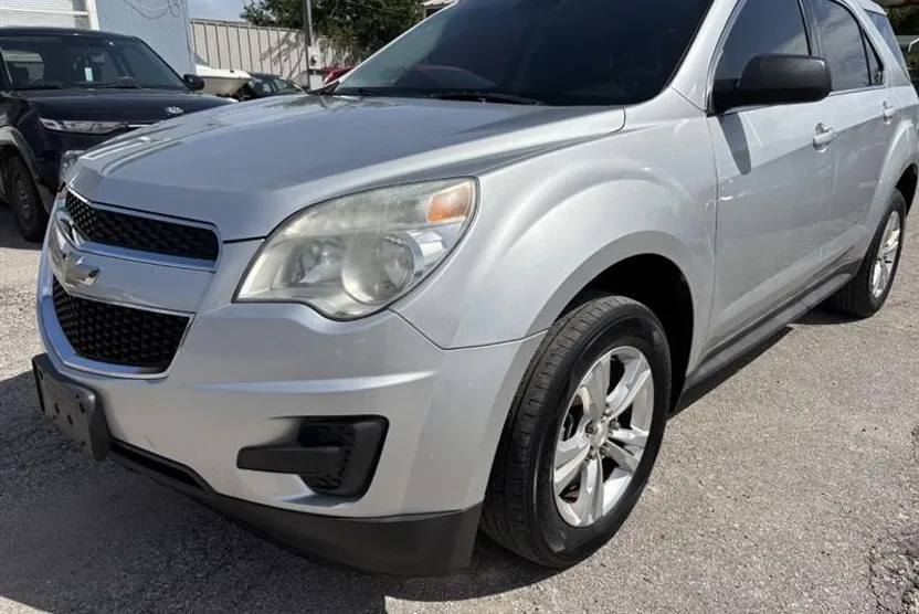 2015 Chevrolet Equinox LS photo 1
