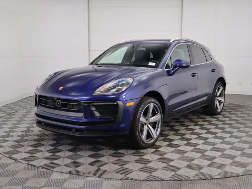2025 Porsche Macan Base photo 1