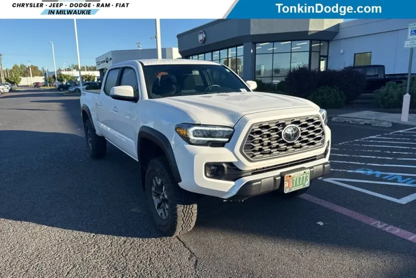 2023 Toyota Tacoma TRD V6 photo 1