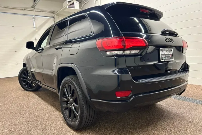 2018 Jeep Grand Cherokee Altitude photo 1