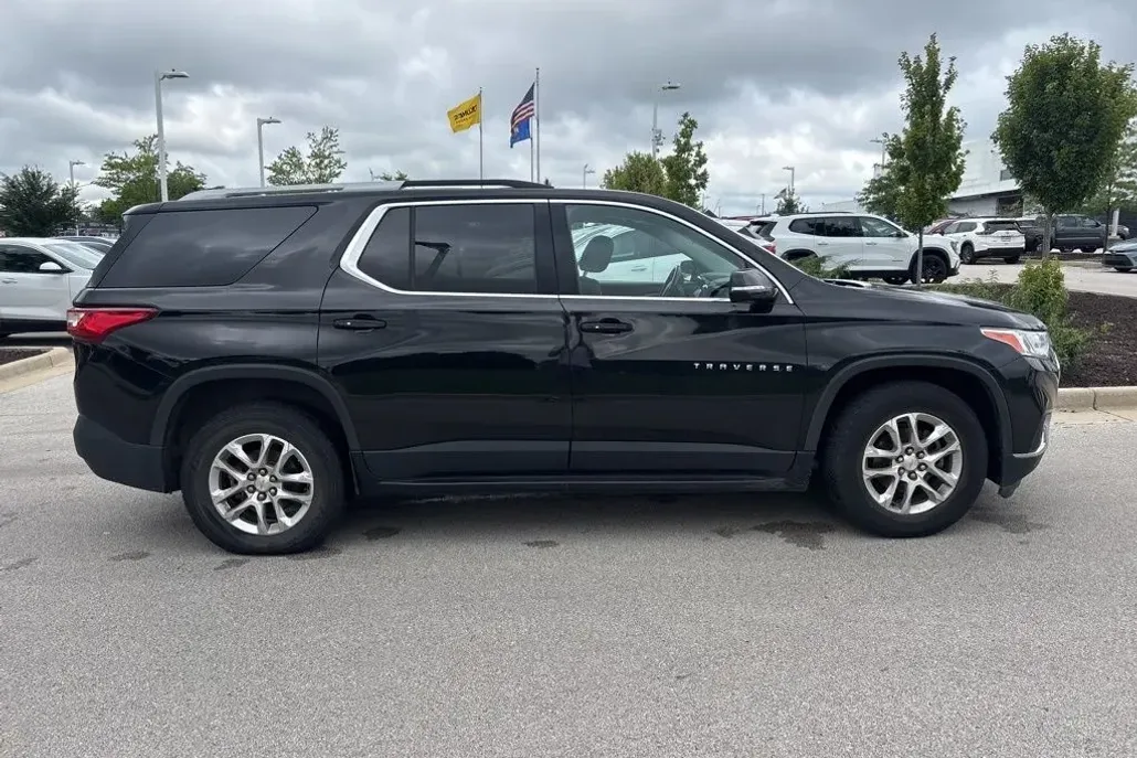 2018 Chevrolet Traverse Cloth 1LT photo 1