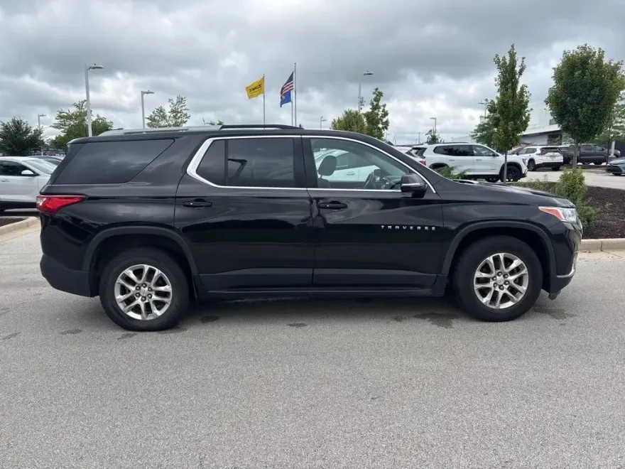 2018 Chevrolet Traverse Cloth 1LT photo 1
