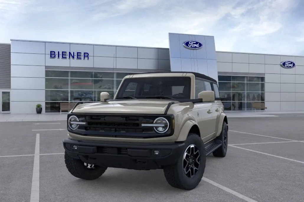 2025 Ford Bronco Outer Banks photo 1