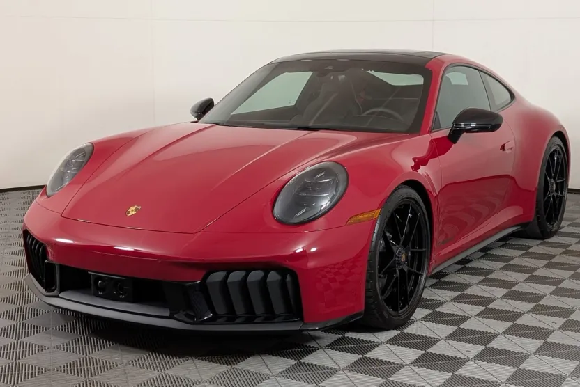2025 Porsche 911 4 GTS photo 1