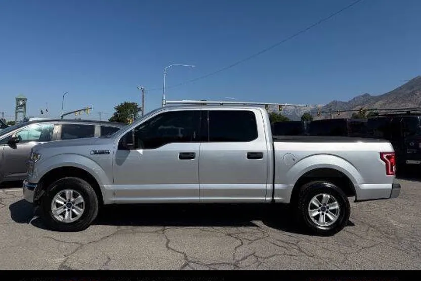 2017 Ford F-150 XLT photo 1