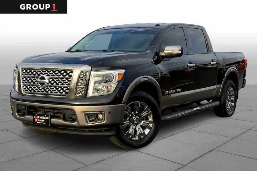 2019 Nissan Titan Platinum Reserve photo 1