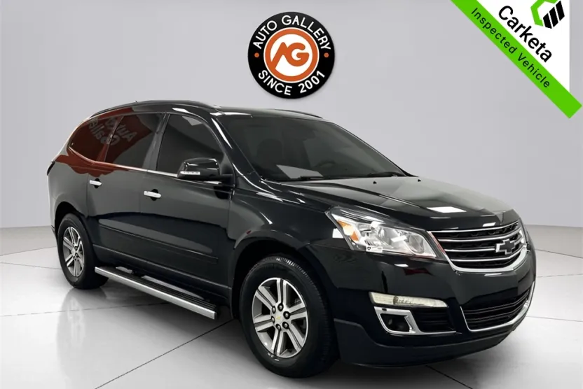 2017 Chevrolet Traverse 2LT photo 1