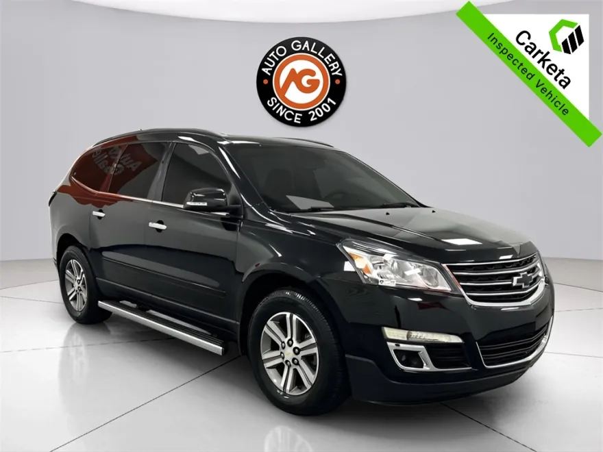 2017 Chevrolet Traverse 2LT photo 1