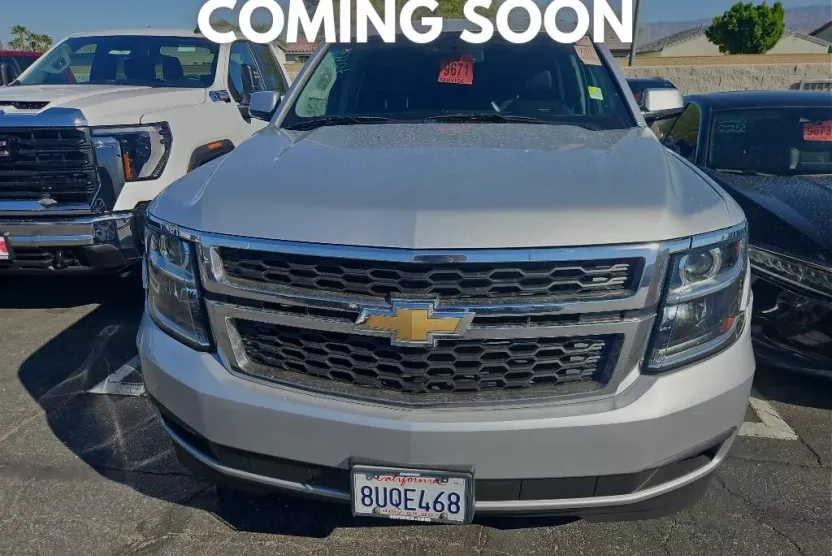 2017 Chevrolet Suburban 1500 LT photo 1