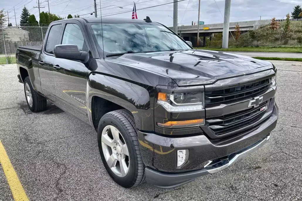 2018 Chevrolet Silverado 1500 LT photo 1