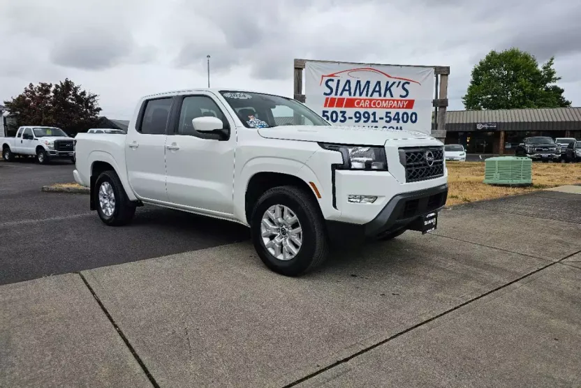 2024 Nissan Frontier SV photo 1