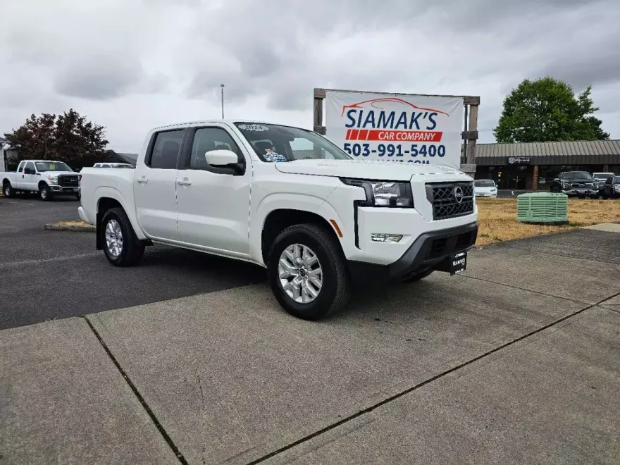 2024 Nissan Frontier SV photo 1