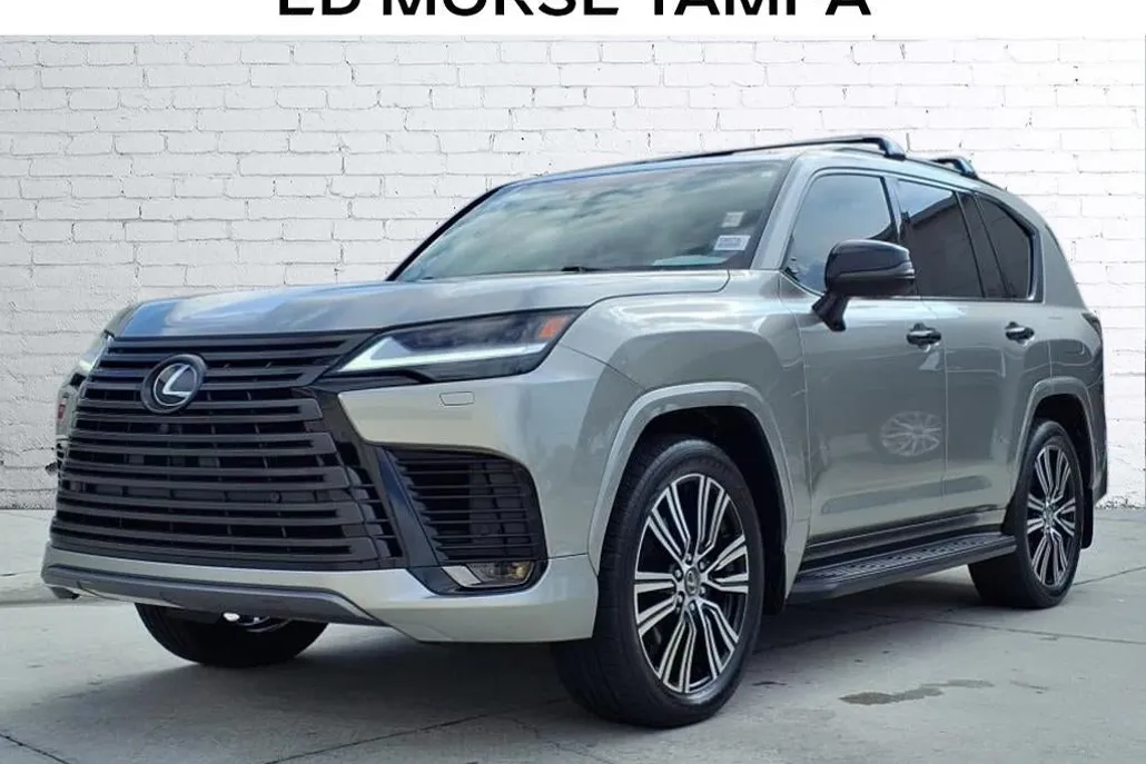 2024 Lexus LX 600 Luxury photo 1
