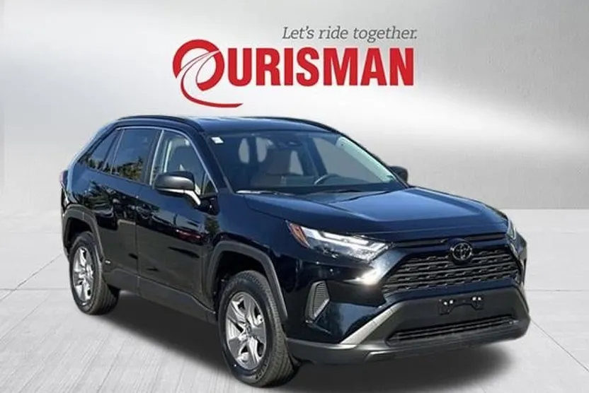 2025 Toyota RAV4 Hybrid LE photo 1