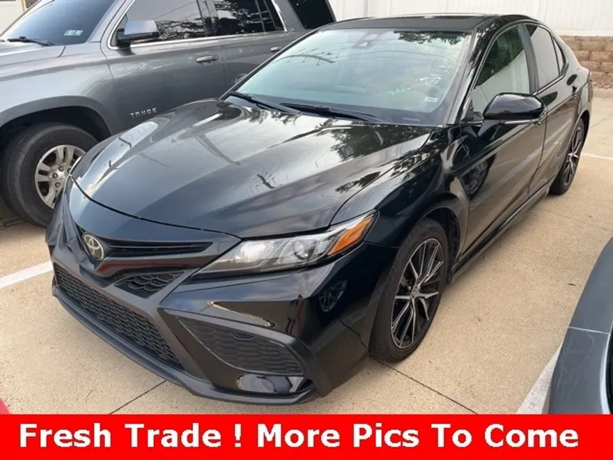 2024 Toyota Camry SE photo 1