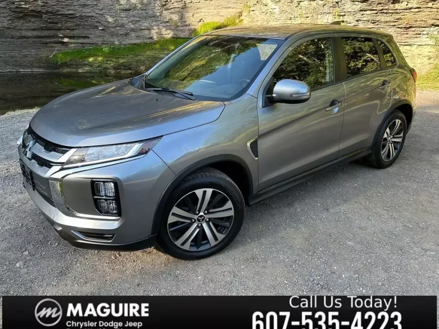2020 Mitsubishi Outlander Sport photo 1