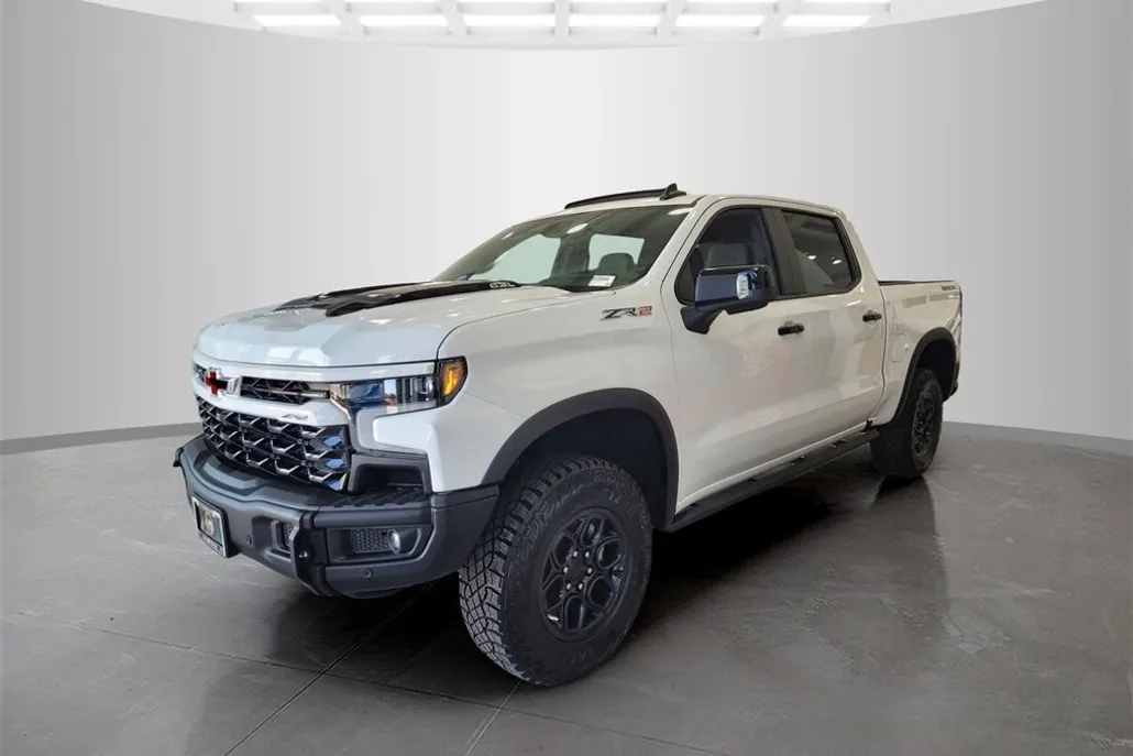 2025 Chevrolet Silverado 1500 ZR2 photo 1
