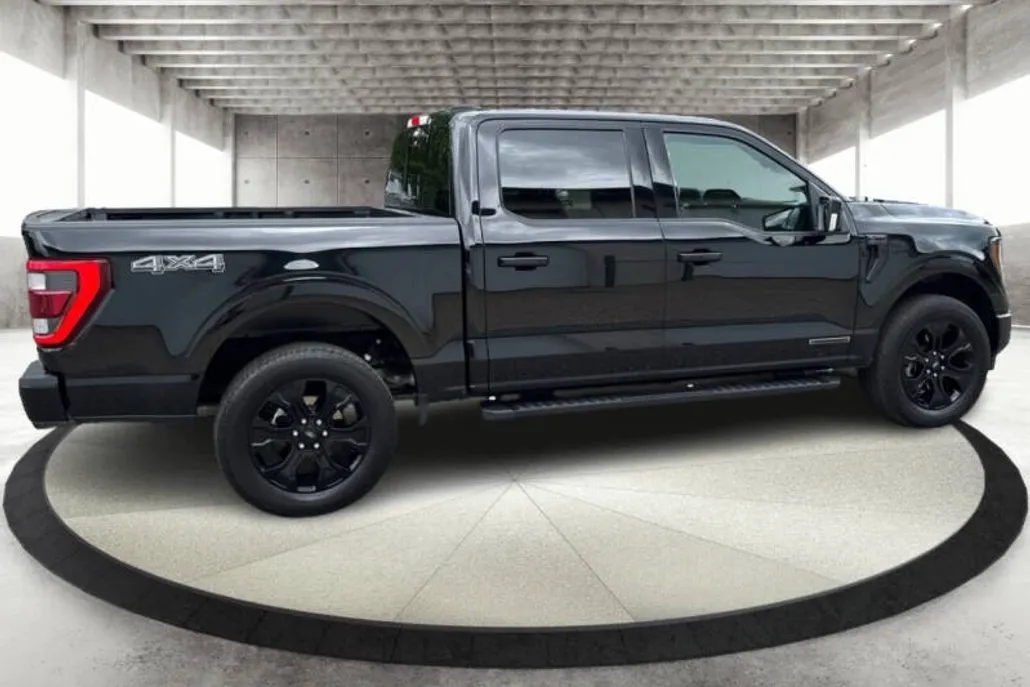 2023 Ford F-150 Lariat photo 1