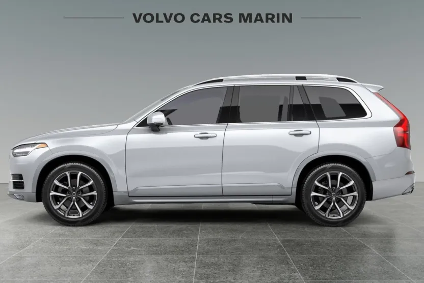 2018 Volvo XC90 T6 AWD Momentum photo 1