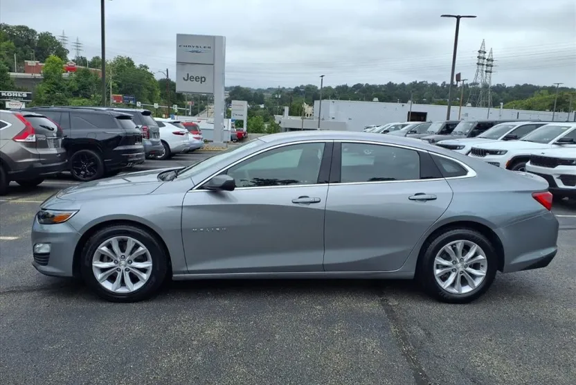 2023 Chevrolet Malibu 1LT photo 1